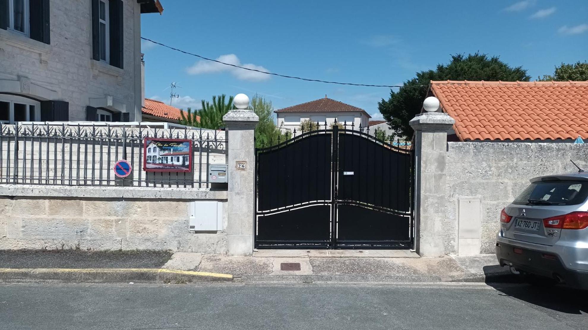 Le Clos Des Passiflores Пон Экстерьер фото